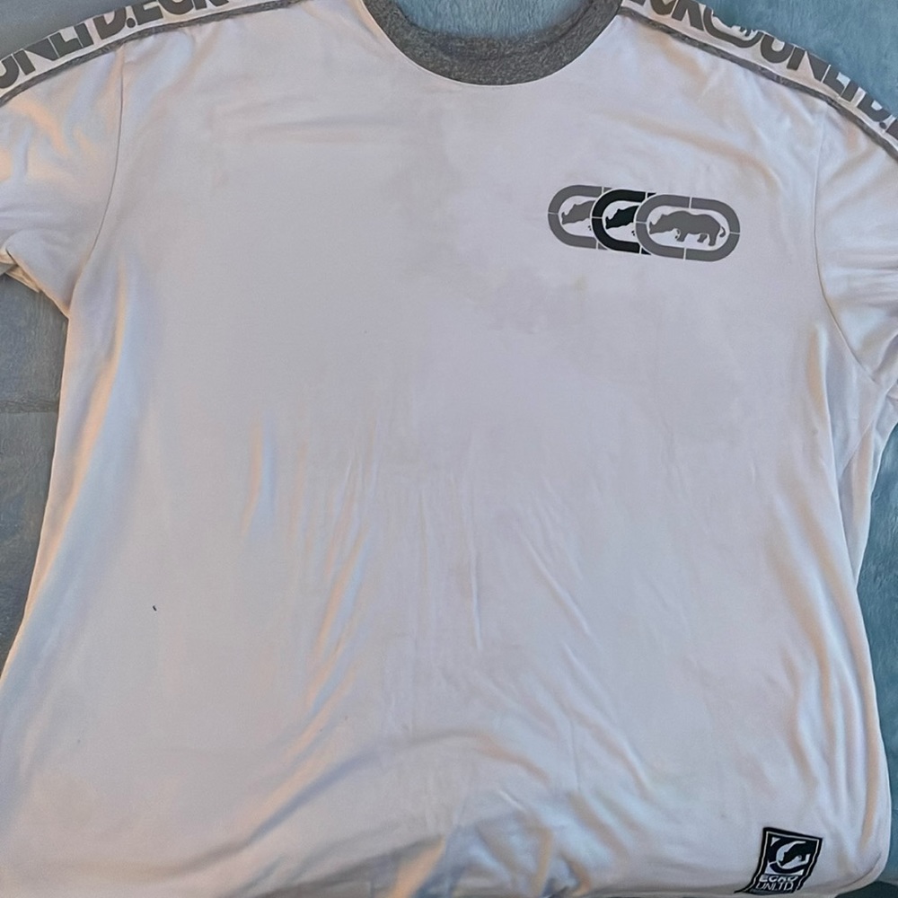 ECKŌ White T-shirt with Gray Trim XL